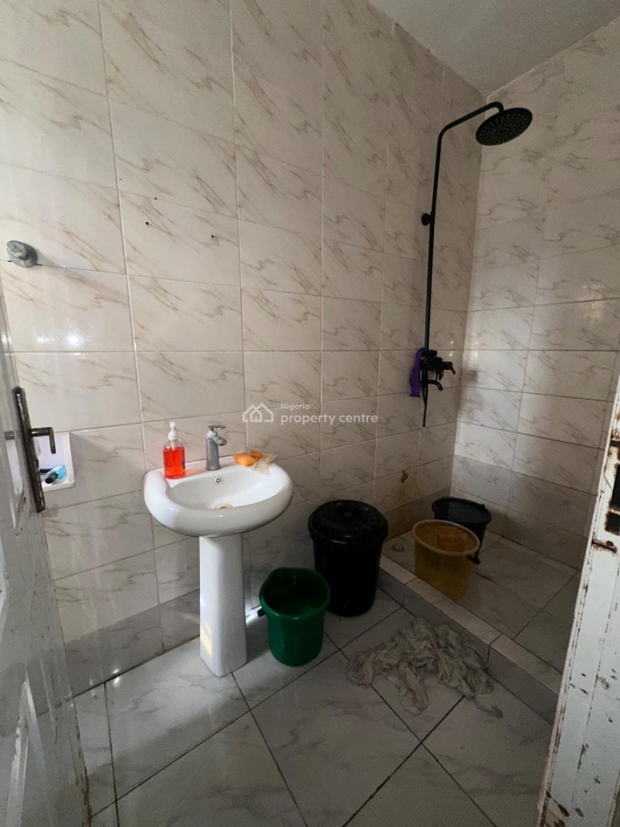 Specious 2bedroom Flat, Bera Estate Chevron, Lekki, Lagos, Flat / Apartment for Rent