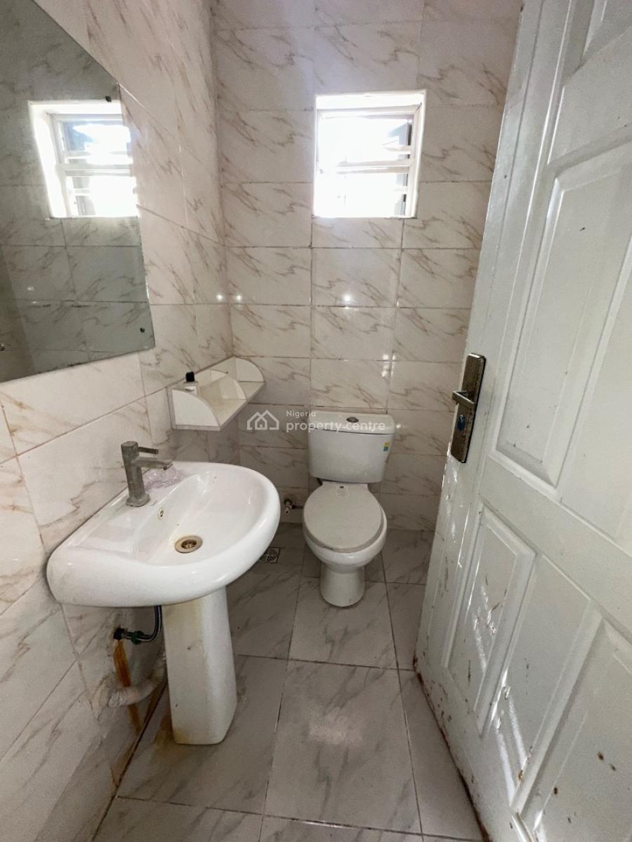 Specious 2bedroom Flat, Bera Estate Chevron, Lekki, Lagos, Flat / Apartment for Rent