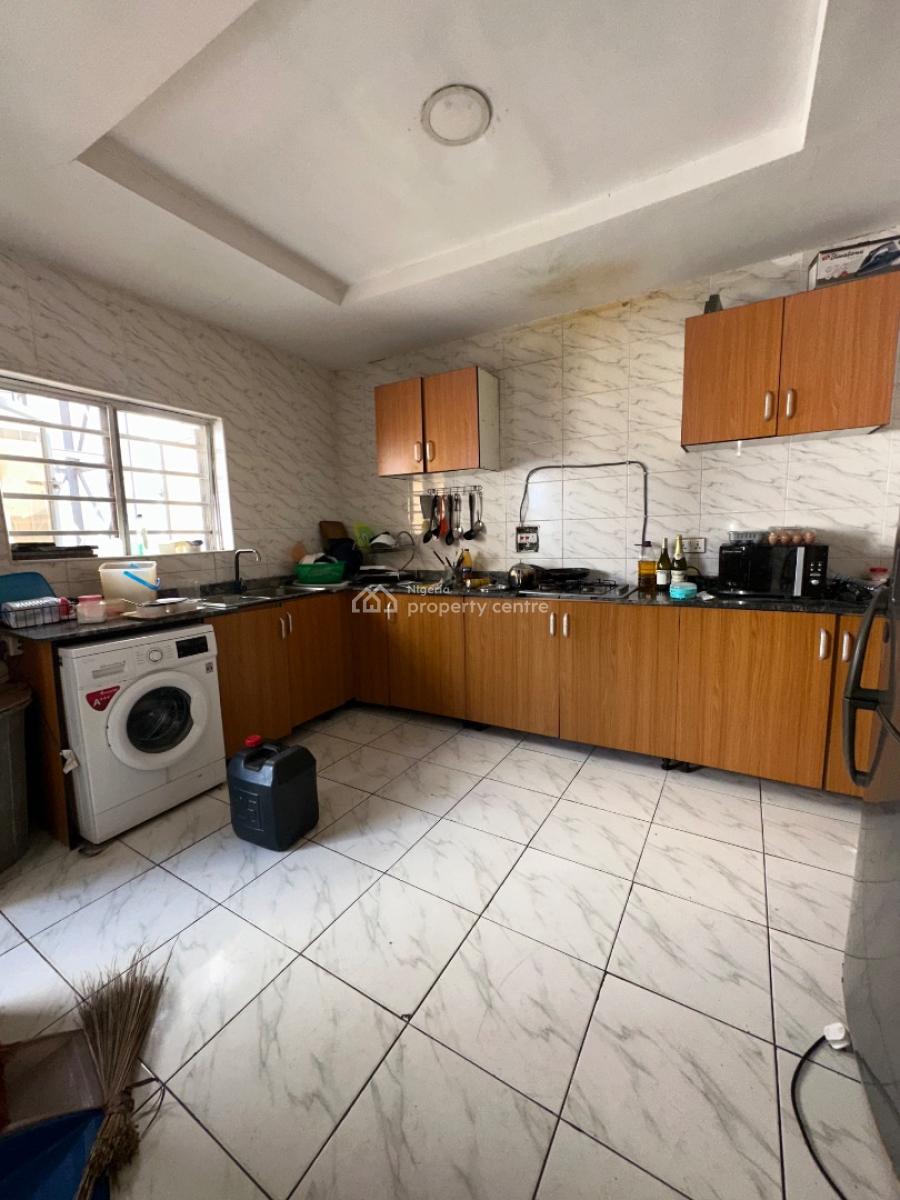 Specious 2bedroom Flat, Bera Estate Chevron, Lekki, Lagos, Flat / Apartment for Rent