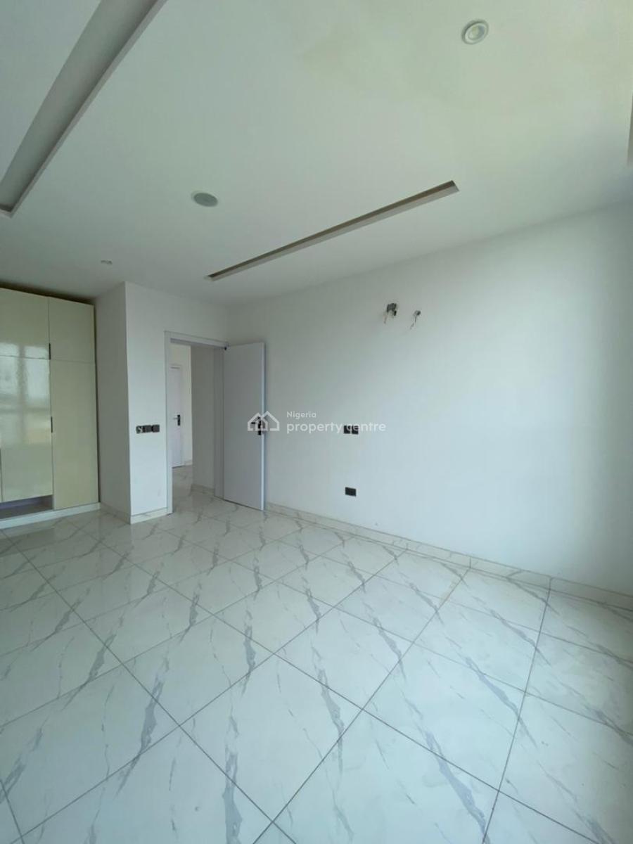 Stunning Spacious 2 Bedroom Apartment with Elevator in a Secure Estate, Chevron, Lekki, Lagos, Flat / Apartment for Sale