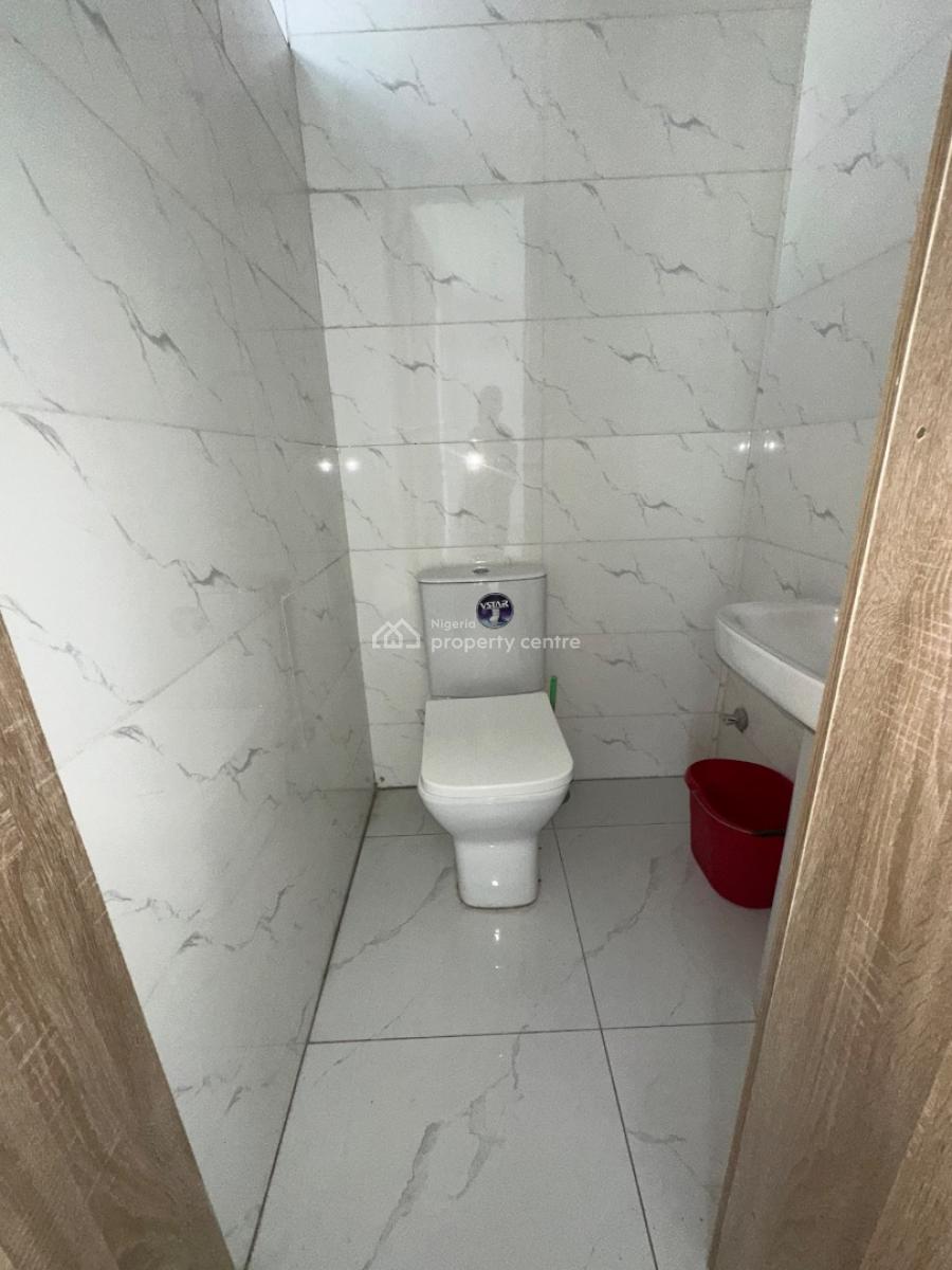 Spacious Serviced 2 Bedroom Flat, Bera Estate Chevron, Lekki, Lagos, Flat / Apartment for Rent