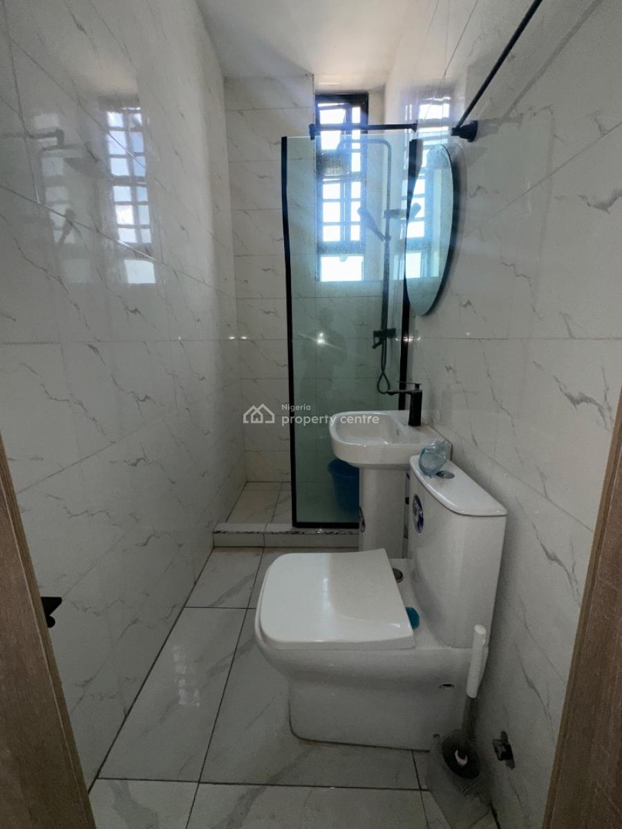 Spacious Serviced 2 Bedroom Flat, Bera Estate Chevron, Lekki, Lagos, Flat / Apartment for Rent