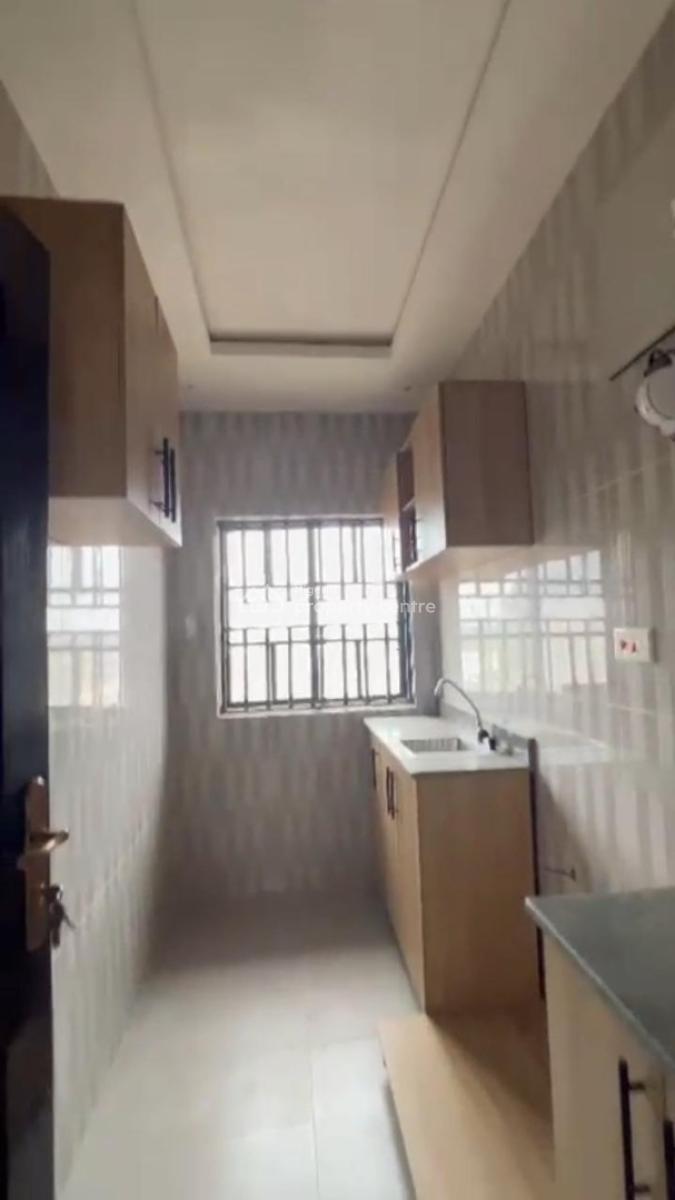 Lovely 2 Bedroom Flat, Adekunle Kuye, Aguda, Surulere, Lagos, Flat / Apartment for Rent