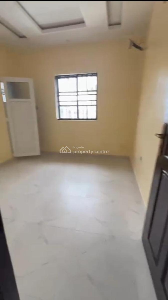 Lovely 2 Bedroom Flat, Adekunle Kuye, Aguda, Surulere, Lagos, Flat / Apartment for Rent