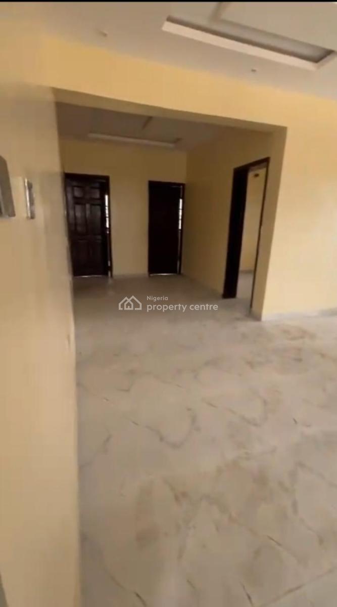 Lovely 2 Bedroom Flat, Adekunle Kuye, Aguda, Surulere, Lagos, Flat / Apartment for Rent