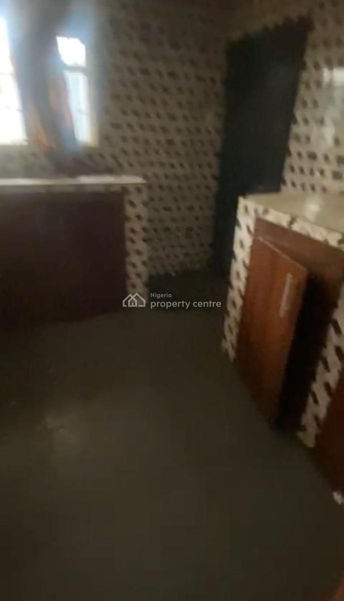 Lovely 2 Bedroom Flat, Ayepe Street Off Dosumu Street Itire, Surulere, Lagos, Flat / Apartment for Rent