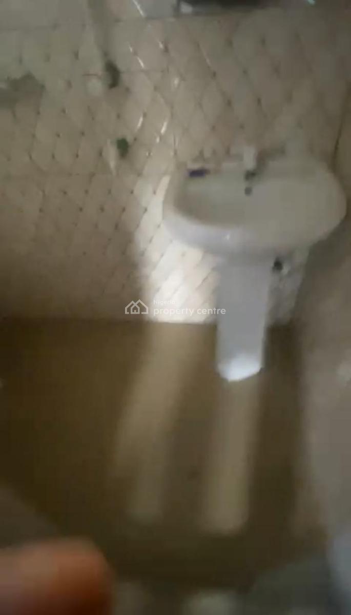 Lovely 2 Bedroom Flat, Ayepe Street Off Dosumu Street Itire, Surulere, Lagos, Flat / Apartment for Rent