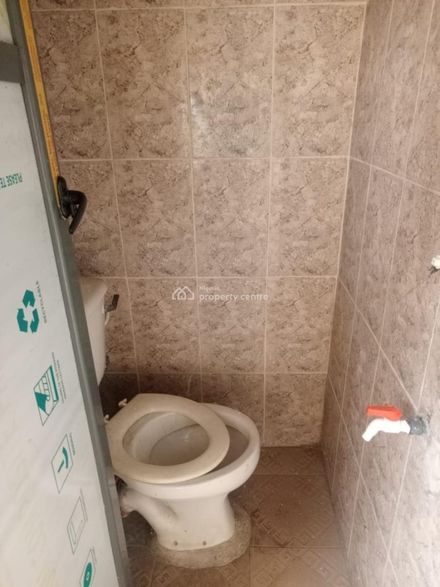 Pay and Pack in Spacious Mini Flat Upstairs with 2 Toilets, Imalete Alafia, Ibeju Lekki, Lagos, Mini Flat (room and Parlour) for Rent