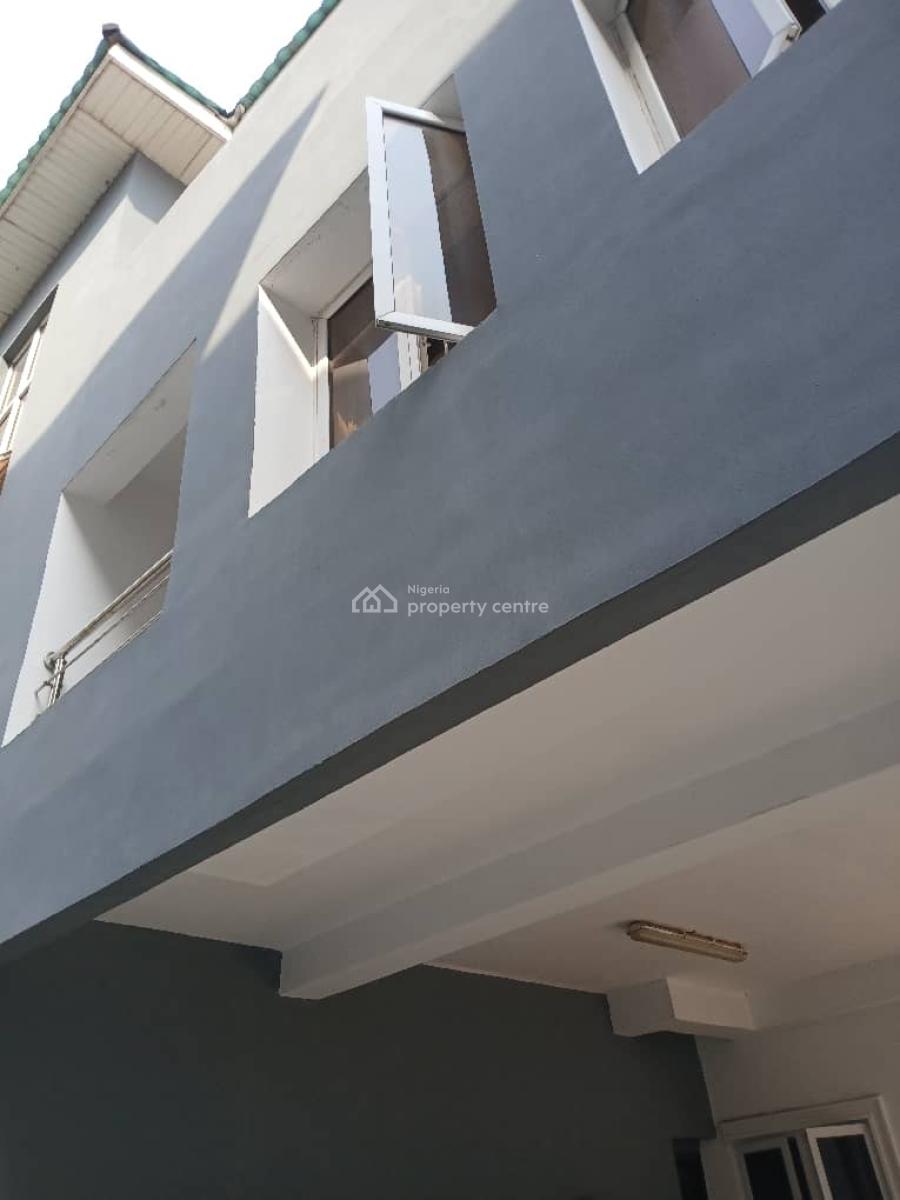 Serviced Spacious Bq, Ikate, Lekki Phase 1, Lekki, Lagos, Flat / Apartment for Rent