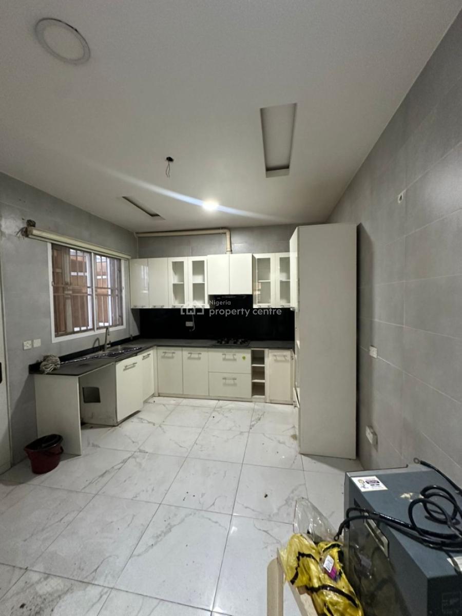 2 Bedroom Apartment with Bq, Lekki Phase 1, Lekki, Lagos, Flat / Apartment for Sale