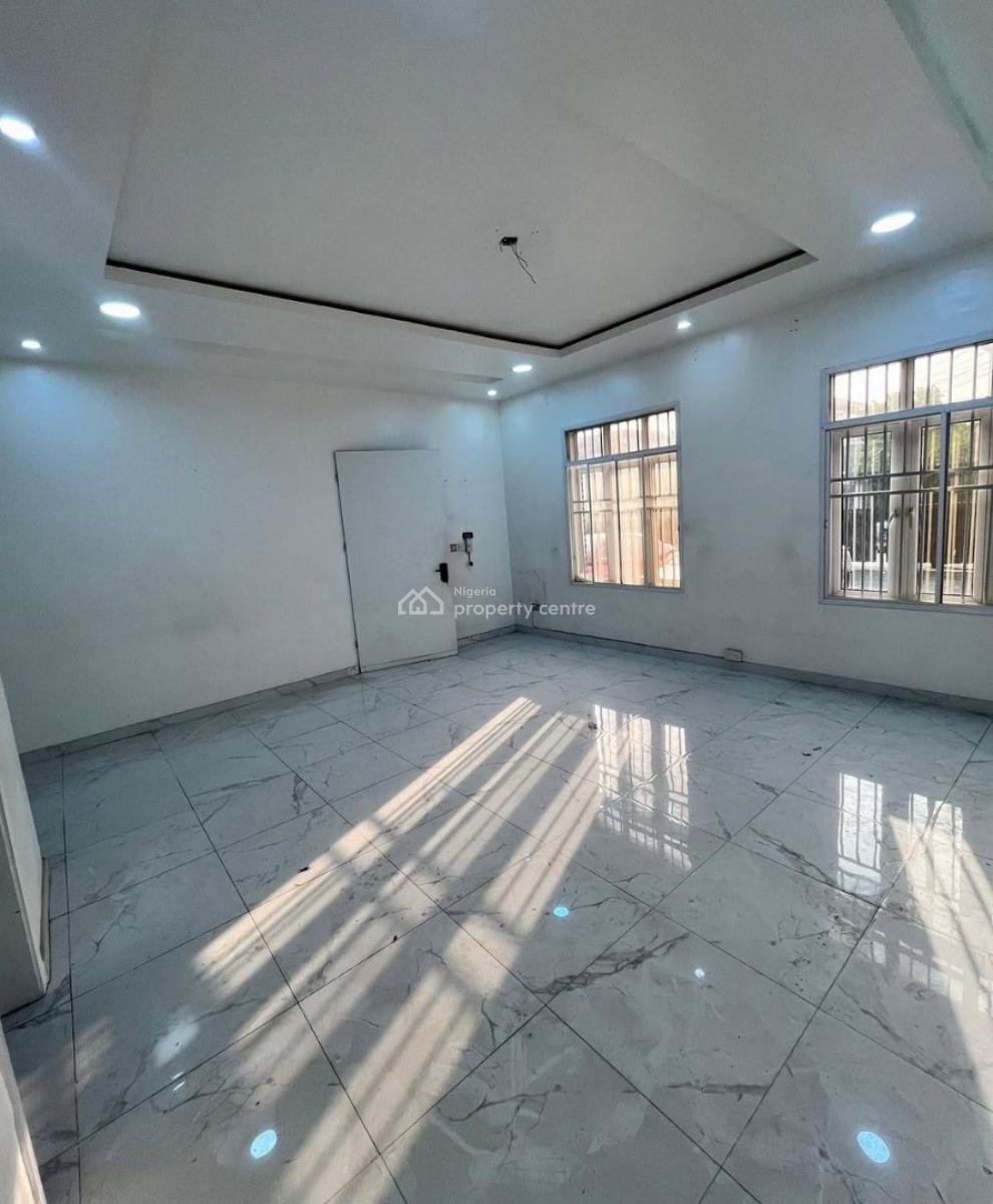 2 Bedroom Apartment with Bq, Lekki Phase 1, Lekki, Lagos, Flat / Apartment for Sale