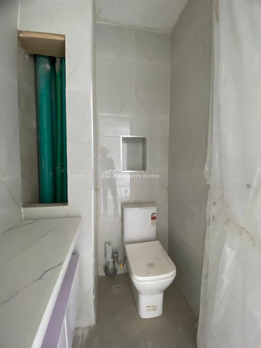 2 Bedroom Apartment with Bq, Freedom Way, Lekki Phase 1, Lekki, Lagos, Flat / Apartment for Sale