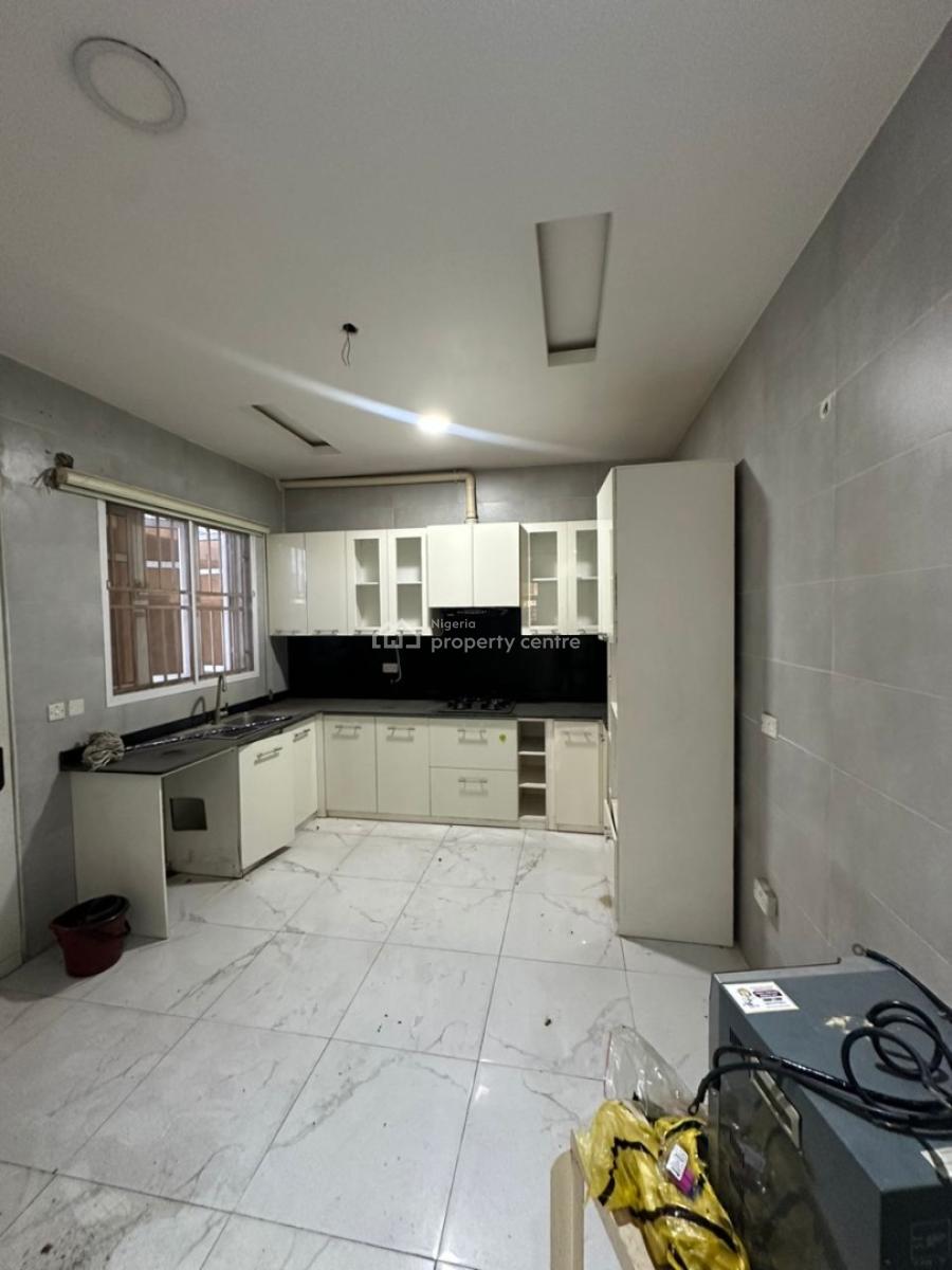 2 Bedroom Apartment with Bq, Lekki Phase 1, Lekki, Lagos, Flat / Apartment for Sale