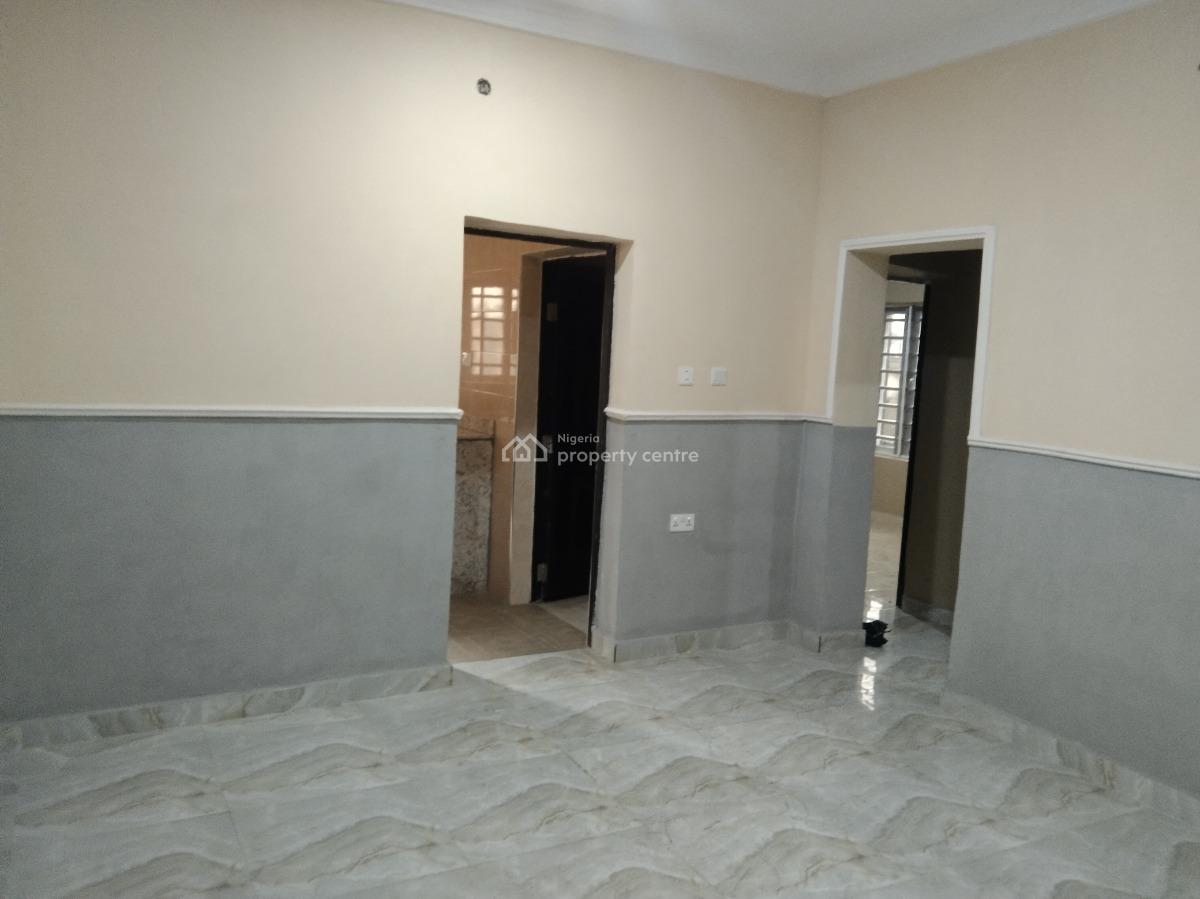 Suger Land  2bd Flat, Adekunle By Third Mainland Bridge, Adekunle, Yaba, Lagos, Flat / Apartment for Rent