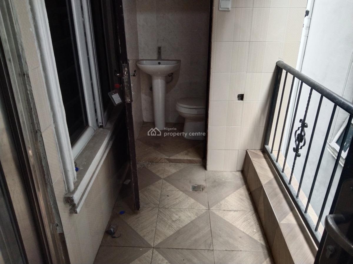 Suger Land  2bd Flat, Adekunle By Third Mainland Bridge, Adekunle, Yaba, Lagos, Flat / Apartment for Rent