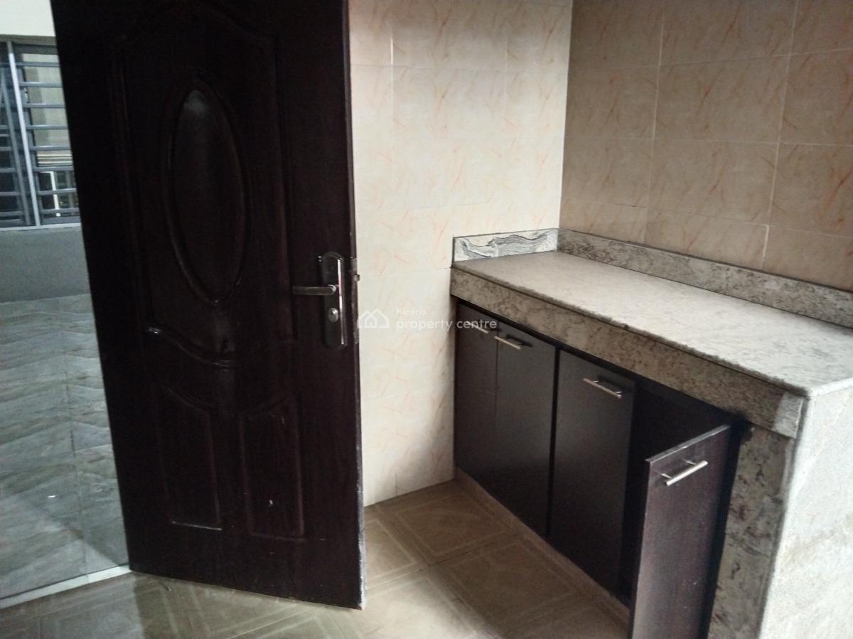 Suger Land  2bd Flat, Adekunle By Third Mainland Bridge, Adekunle, Yaba, Lagos, Flat / Apartment for Rent