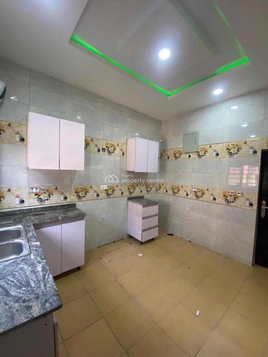 Neatly Used 2 Bedroom Flat, Hopeville Estate, Sky Mall Road, Ajah, Lagos, Flat / Apartment for Rent