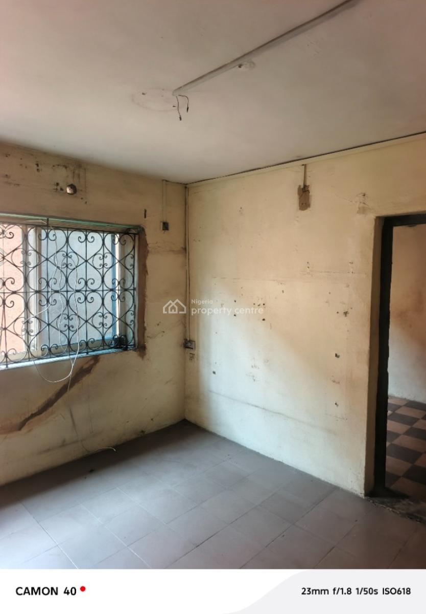 2 Bed Room Flat in Kilo Surulere, By Nnobi Street, Kilo, Surulere, Lagos, Flat / Apartment for Rent