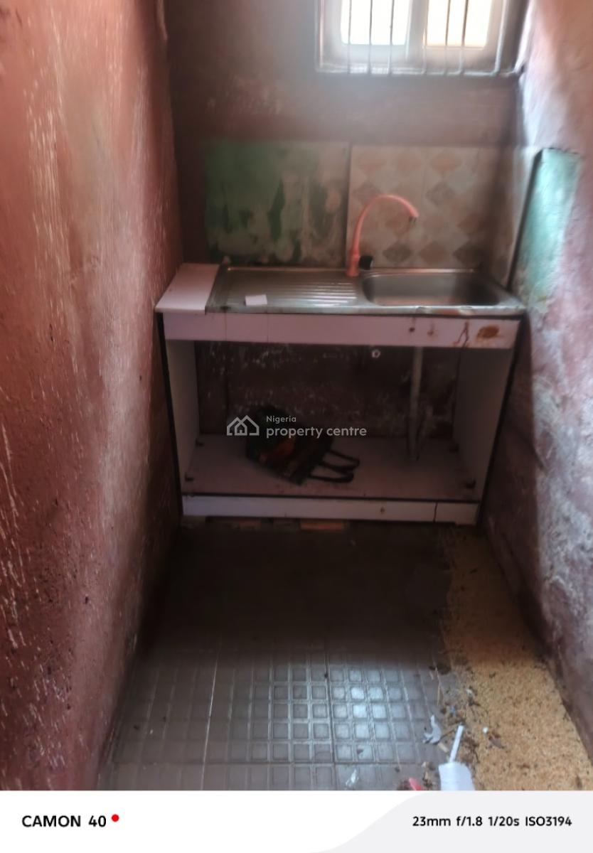 2 Bed Room Flat in Kilo Surulere, By Nnobi Street, Kilo, Surulere, Lagos, Flat / Apartment for Rent
