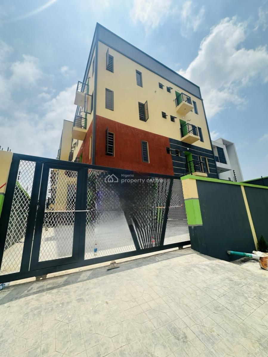 Lovely Built 3 Bedroom Apartment with Bq, Yaba, Lagos, Flat / Apartment for Sale