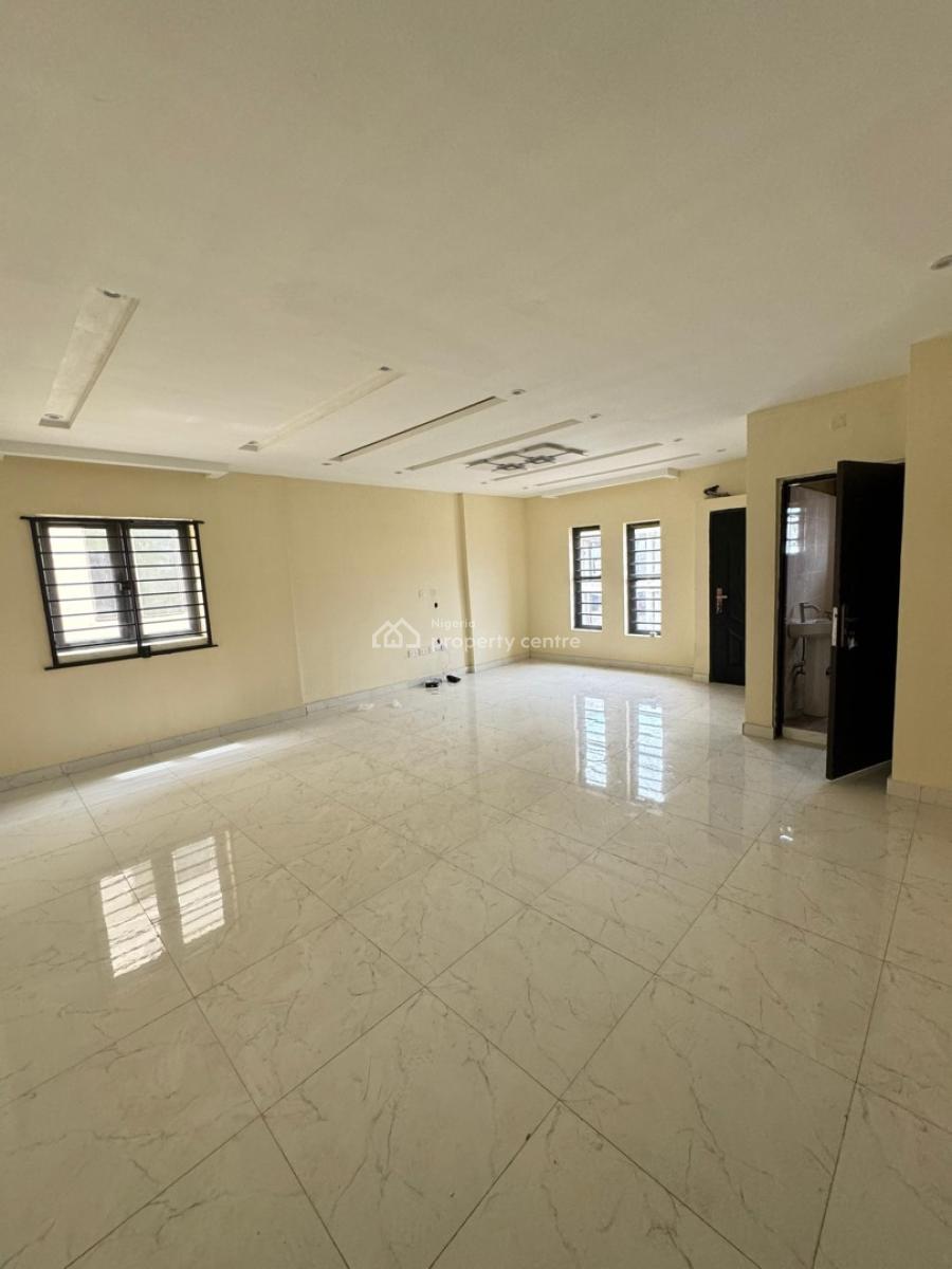 Lovely Built 3 Bedroom Apartment with Bq, Yaba, Lagos, Flat / Apartment for Sale