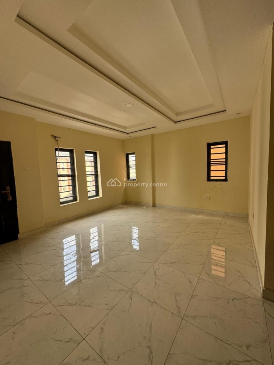 Lovely Built 3 Bedroom Apartment with Bq, Yaba, Lagos, Flat / Apartment for Sale