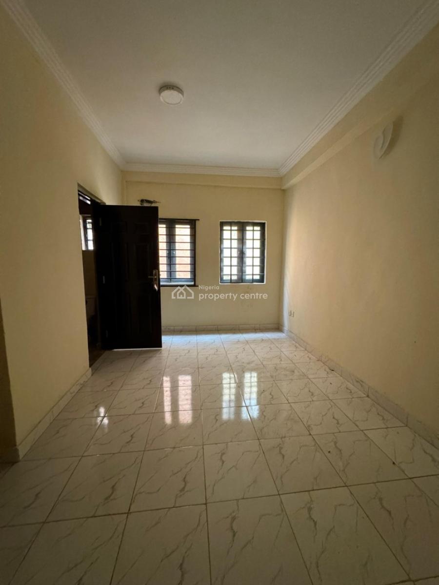 Lovely Built 3 Bedroom Apartment with Bq, Yaba, Lagos, Flat / Apartment for Sale