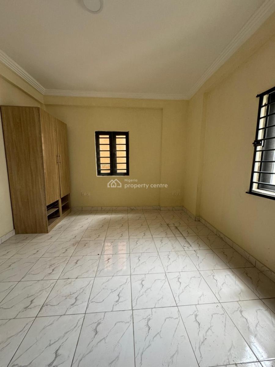 Lovely Built 3 Bedroom Apartment with Bq, Yaba, Lagos, Flat / Apartment for Sale