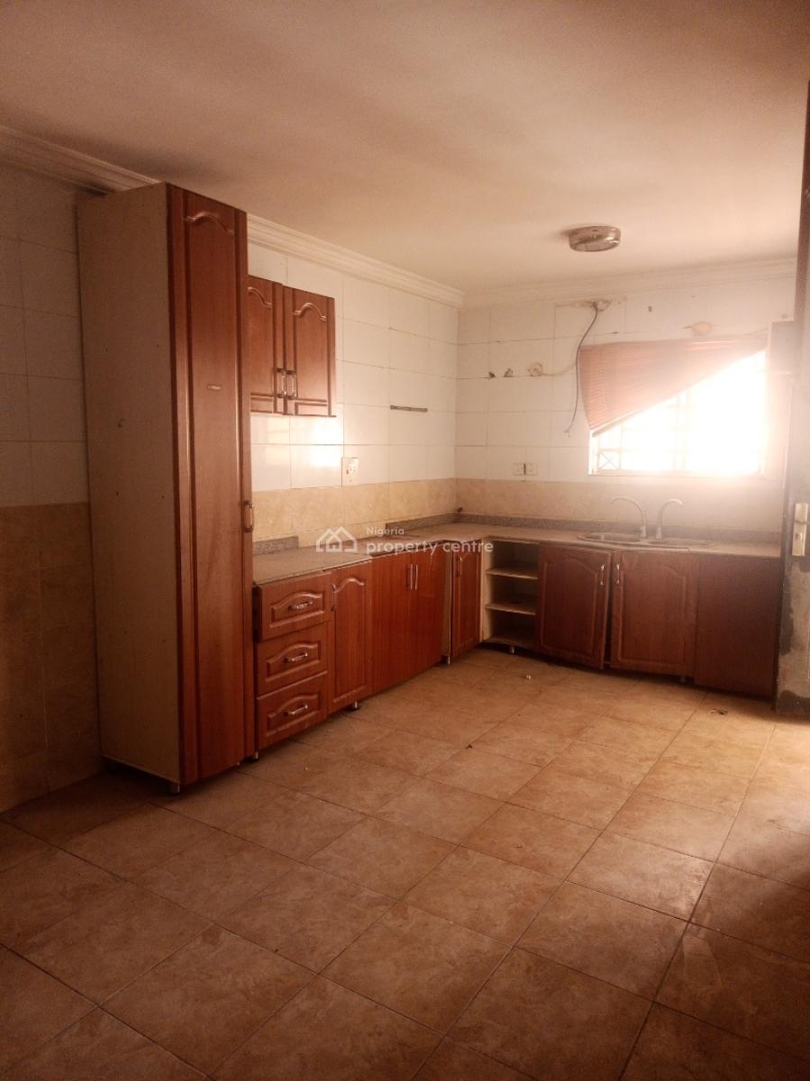 Spacious 3 Bedroom Block of Flat with Bq, Utako, Abuja, Flat / Apartment for Rent