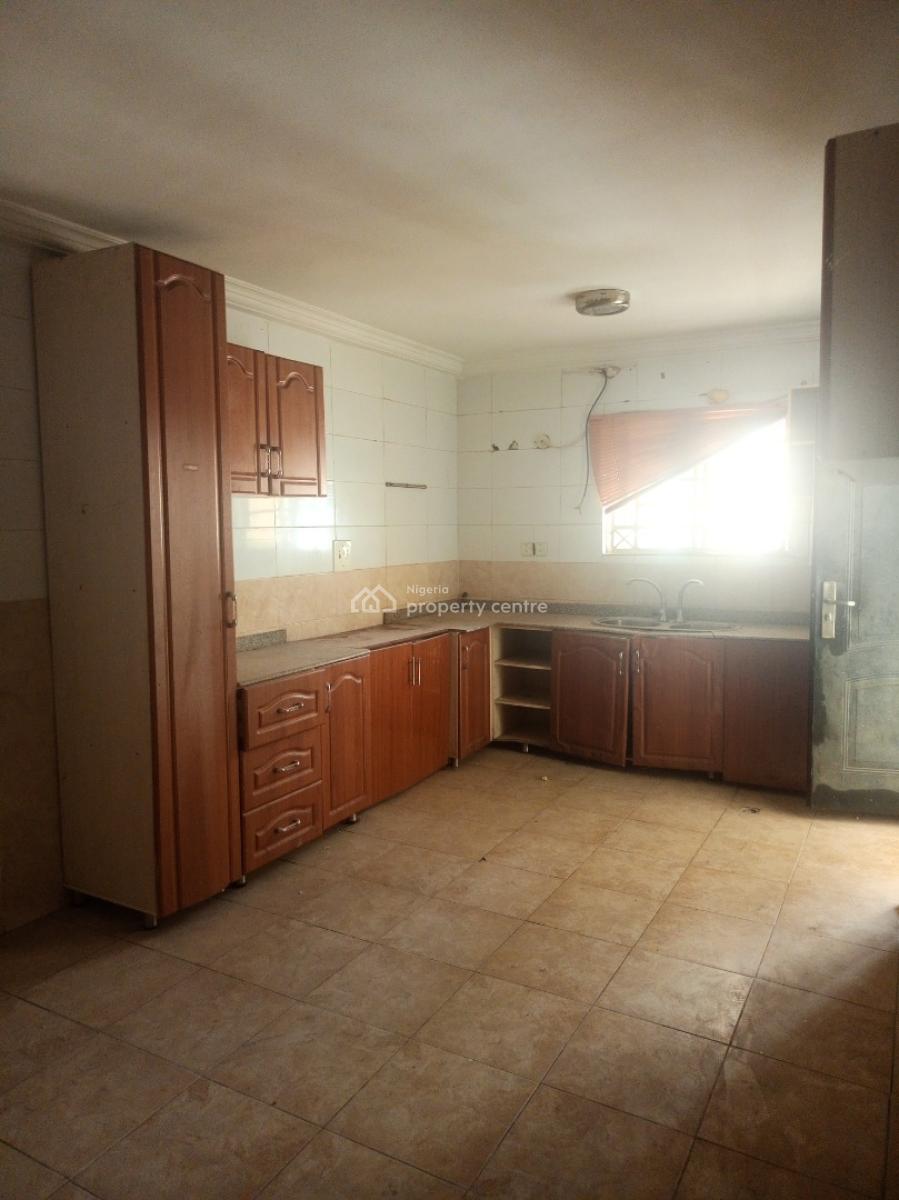 Spacious 3 Bedroom Block of Flat with Bq, Utako, Abuja, Flat / Apartment for Rent