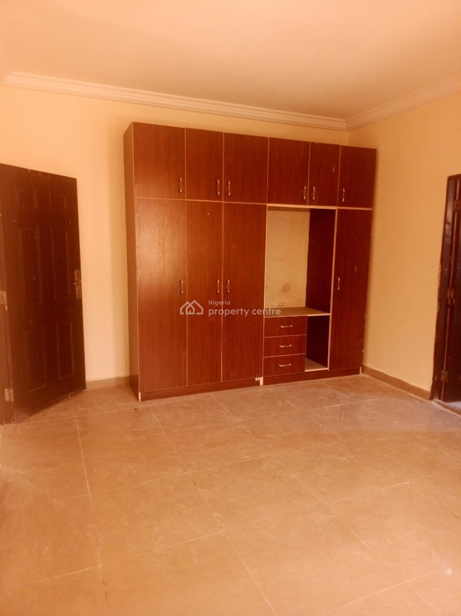 Spacious 3 Bedroom Block of Flat with Bq, Utako, Abuja, Flat / Apartment for Rent
