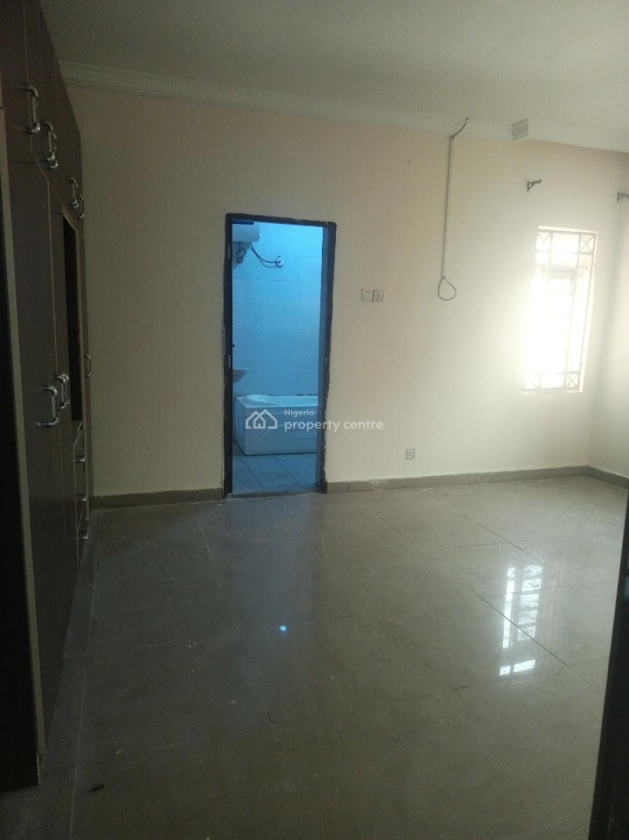 Spacious 3 Bedroom Block of Flat with Bq, Utako, Abuja, Flat / Apartment for Rent