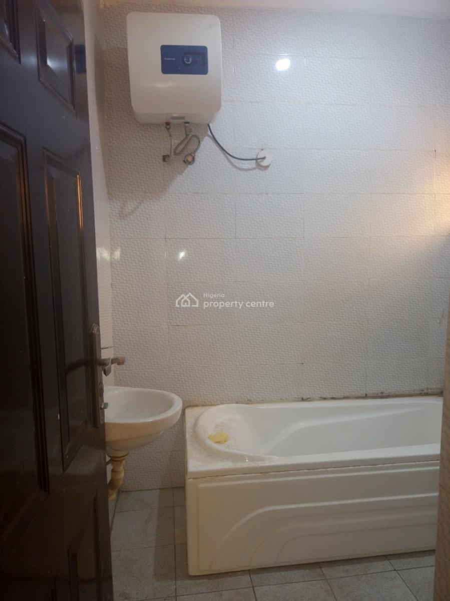 Spacious 3 Bedroom Block of Flat with Bq, Utako, Abuja, Flat / Apartment for Rent