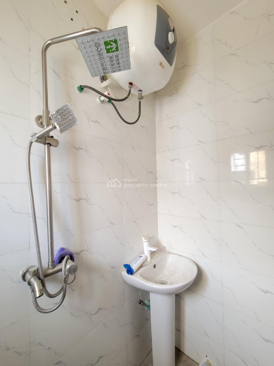 Spacious and Sharp 2 Bedroom Flat, Ologolo, Lekki, Lagos, Flat / Apartment for Rent