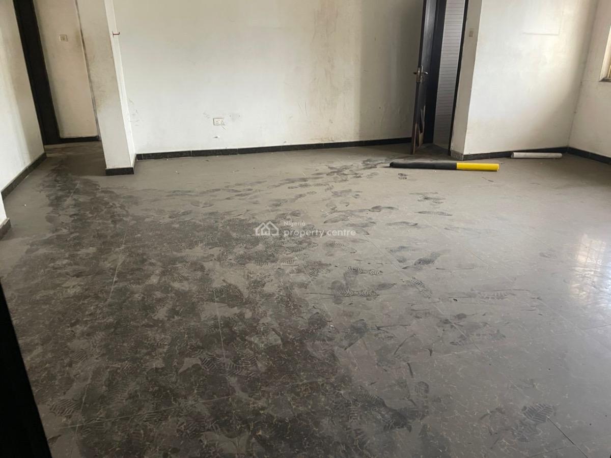 Spacious 3 Bedroom Apartment, Chevron, Lekki Expressway, Lekki, Lagos, Flat / Apartment for Sale