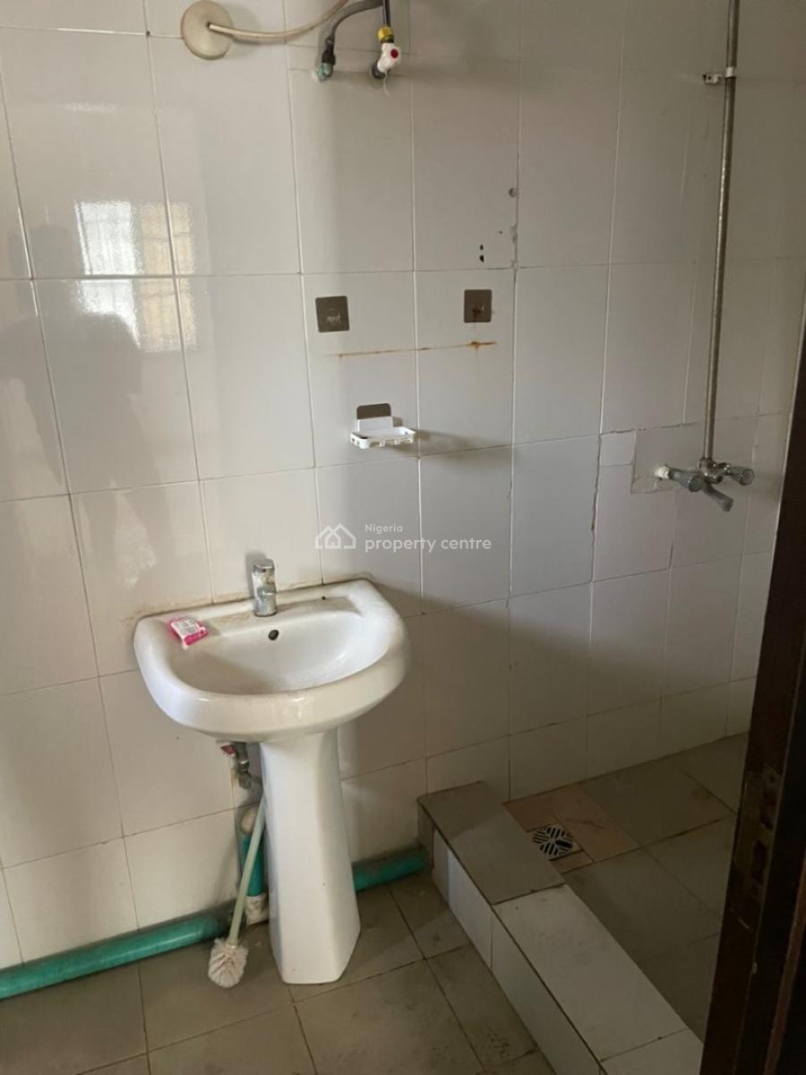 Spacious 3 Bedroom Apartment, Chevron, Lekki Expressway, Lekki, Lagos, Flat / Apartment for Sale
