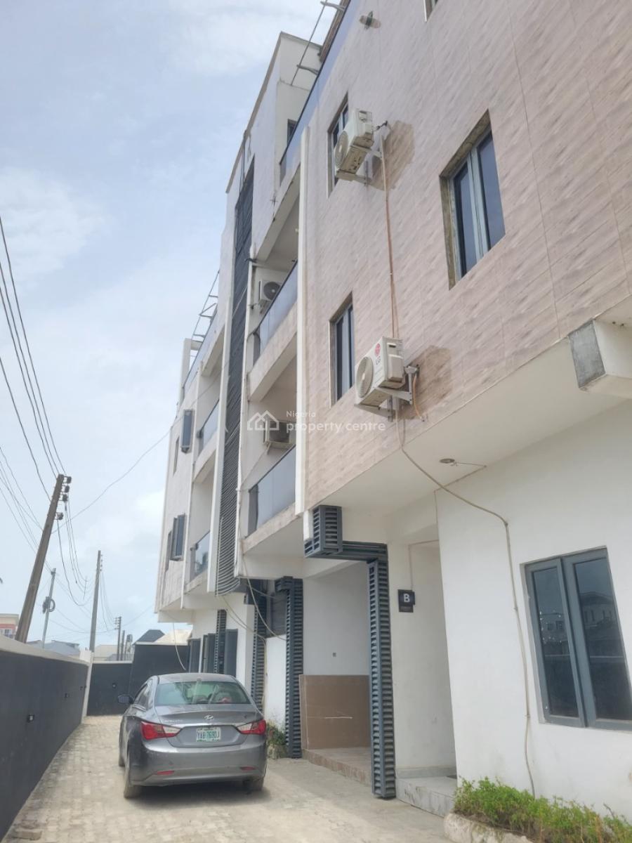 Spacious and Standard 3 Bedroom Apartment, Ologolo, Lekki, Lagos, Flat / Apartment for Rent