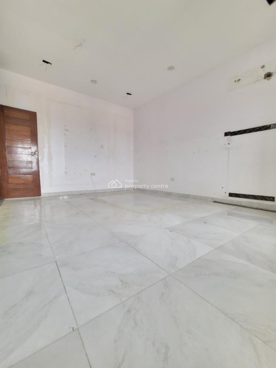 Spacious and Standard 3 Bedroom Apartment, Ologolo, Lekki, Lagos, Flat / Apartment for Rent