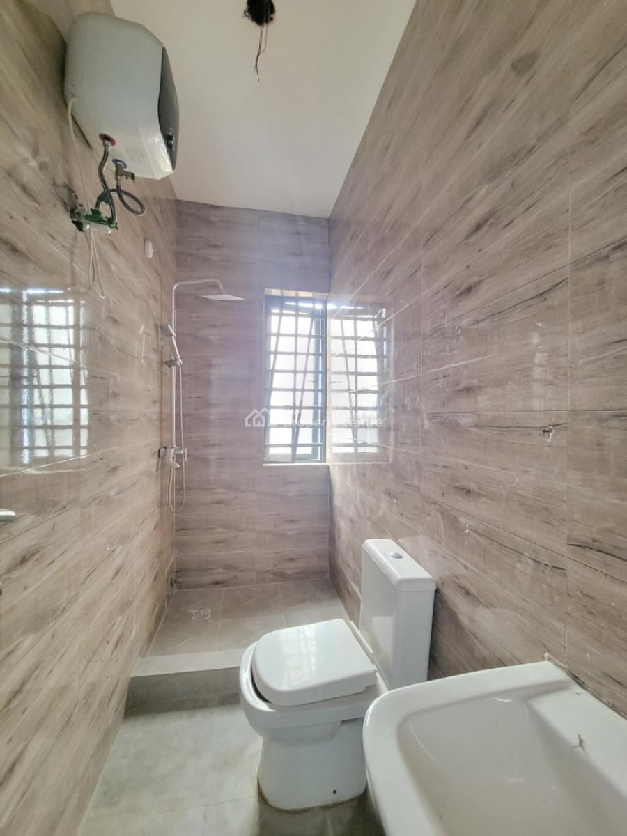 Spacious and Standard 3 Bedroom Apartment, Ologolo, Lekki, Lagos, Flat / Apartment for Rent