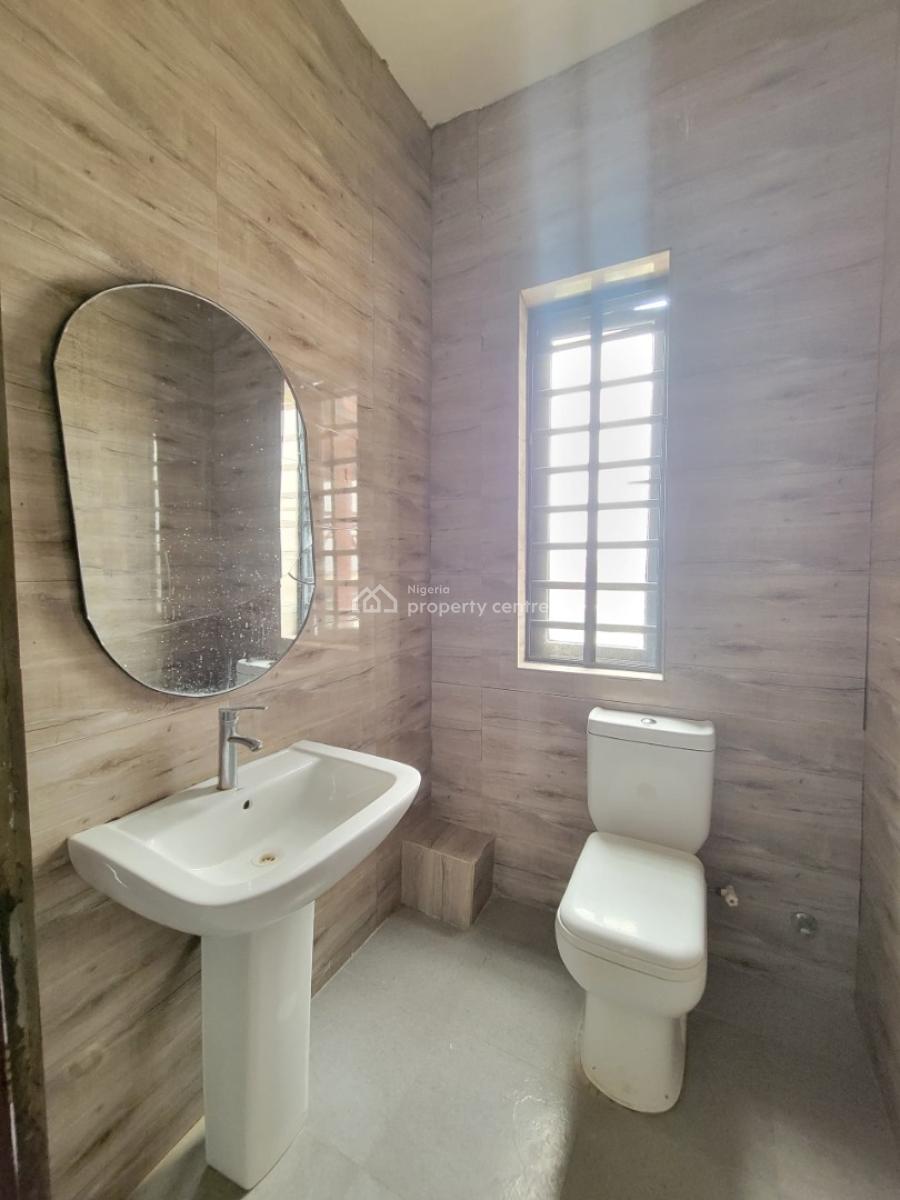 Spacious and Standard 3 Bedroom Apartment, Ologolo, Lekki, Lagos, Flat / Apartment for Rent