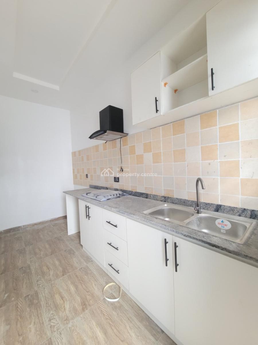 Spacious and Standard 2 Bedroom Apartment, Ologolo, Lekki, Lagos, Flat / Apartment for Rent