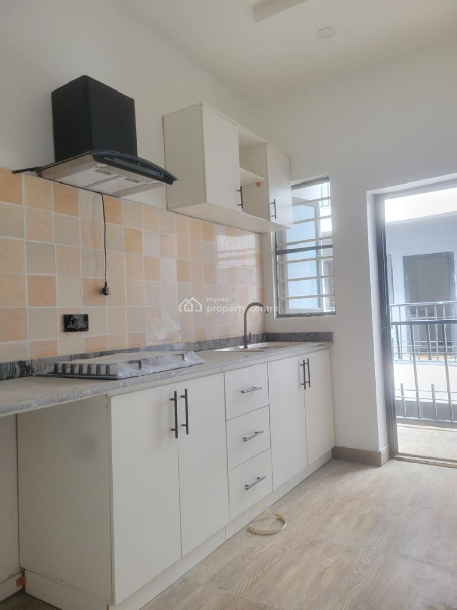 Spacious and Standard 2 Bedroom Apartment, Ologolo, Lekki, Lagos, Flat / Apartment for Rent