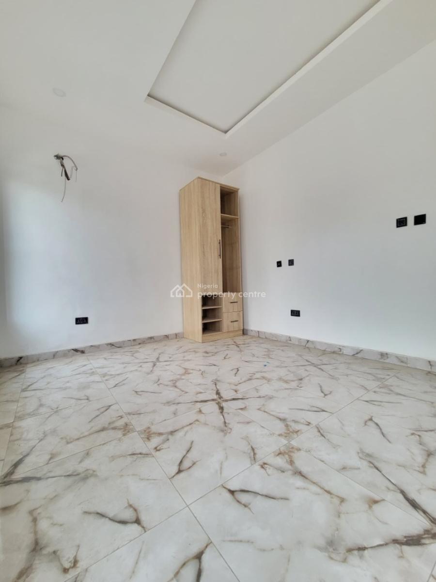 Spacious and Standard 2 Bedroom Apartment, Ologolo, Lekki, Lagos, Flat / Apartment for Rent