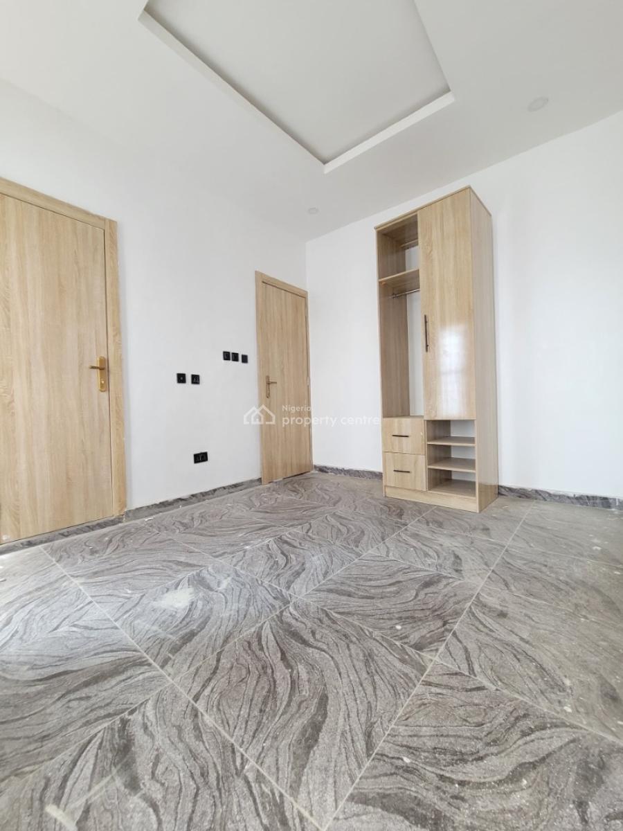 Spacious and Standard 2 Bedroom Apartment, Ologolo, Lekki, Lagos, Flat / Apartment for Rent