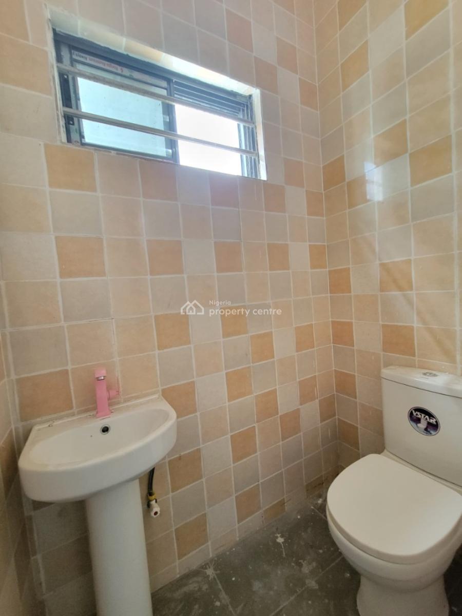 Spacious and Standard 2 Bedroom Apartment, Ologolo, Lekki, Lagos, Flat / Apartment for Rent