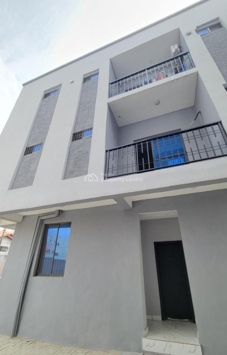 Spacious and Standard 2 Bedroom Apartment, Ologolo, Lekki, Lagos, Flat / Apartment for Rent