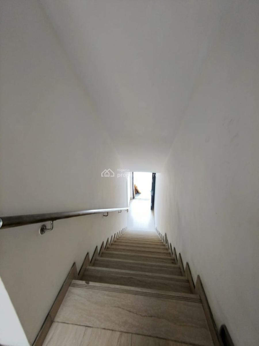 Beautiful Well Renovated 4 Bedroom Townhouse Plus Bq, Chevron, Lekki, Lagos, House for Rent