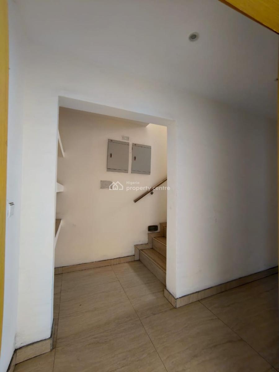 Beautiful Well Renovated 4 Bedroom Townhouse Plus Bq, Chevron, Lekki, Lagos, House for Rent