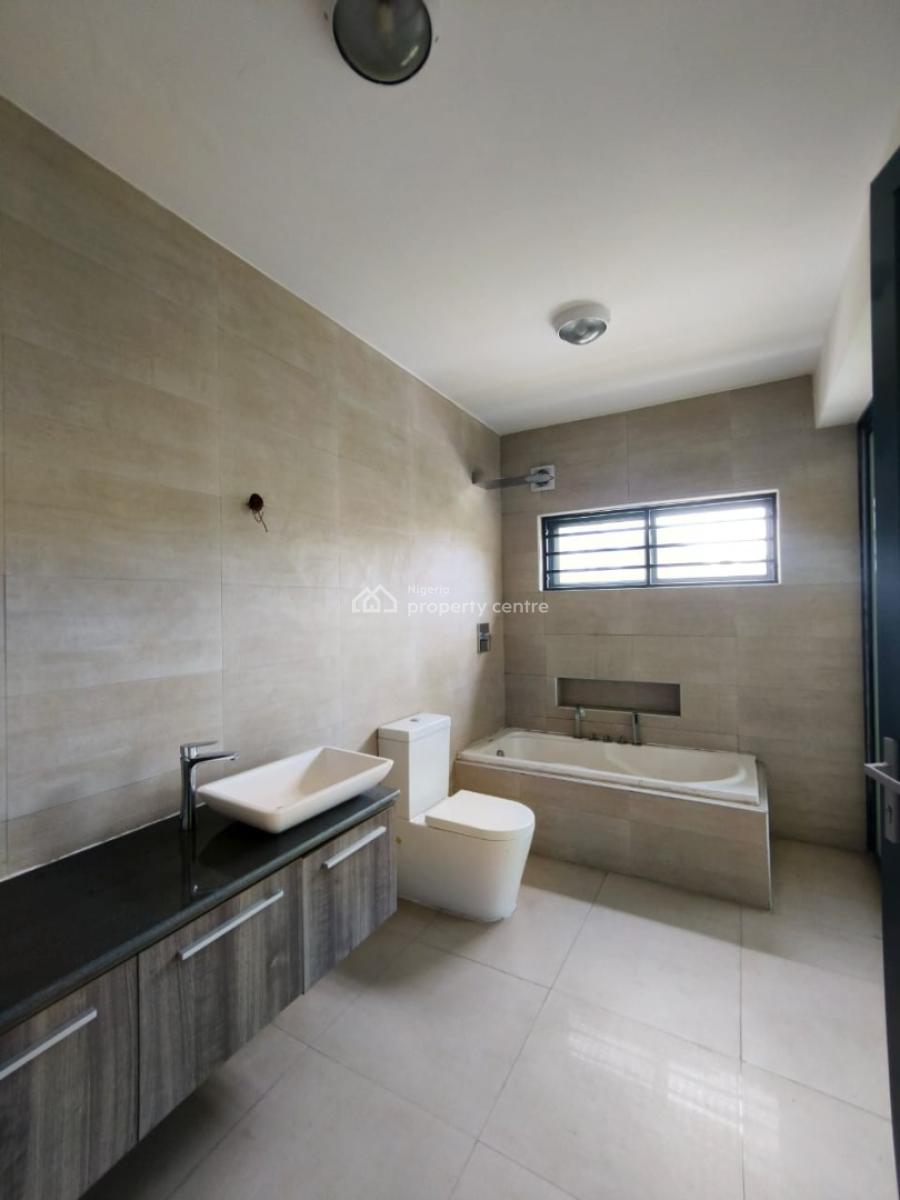 Beautiful Well Renovated 4 Bedroom Townhouse Plus Bq, Chevron, Lekki, Lagos, House for Rent