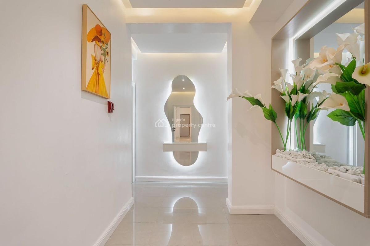 Beautiful Three Bedroom Apartment with Luxury Finishes, Lekki Phase 1, Lekki, Lagos, Flat / Apartment Short Let